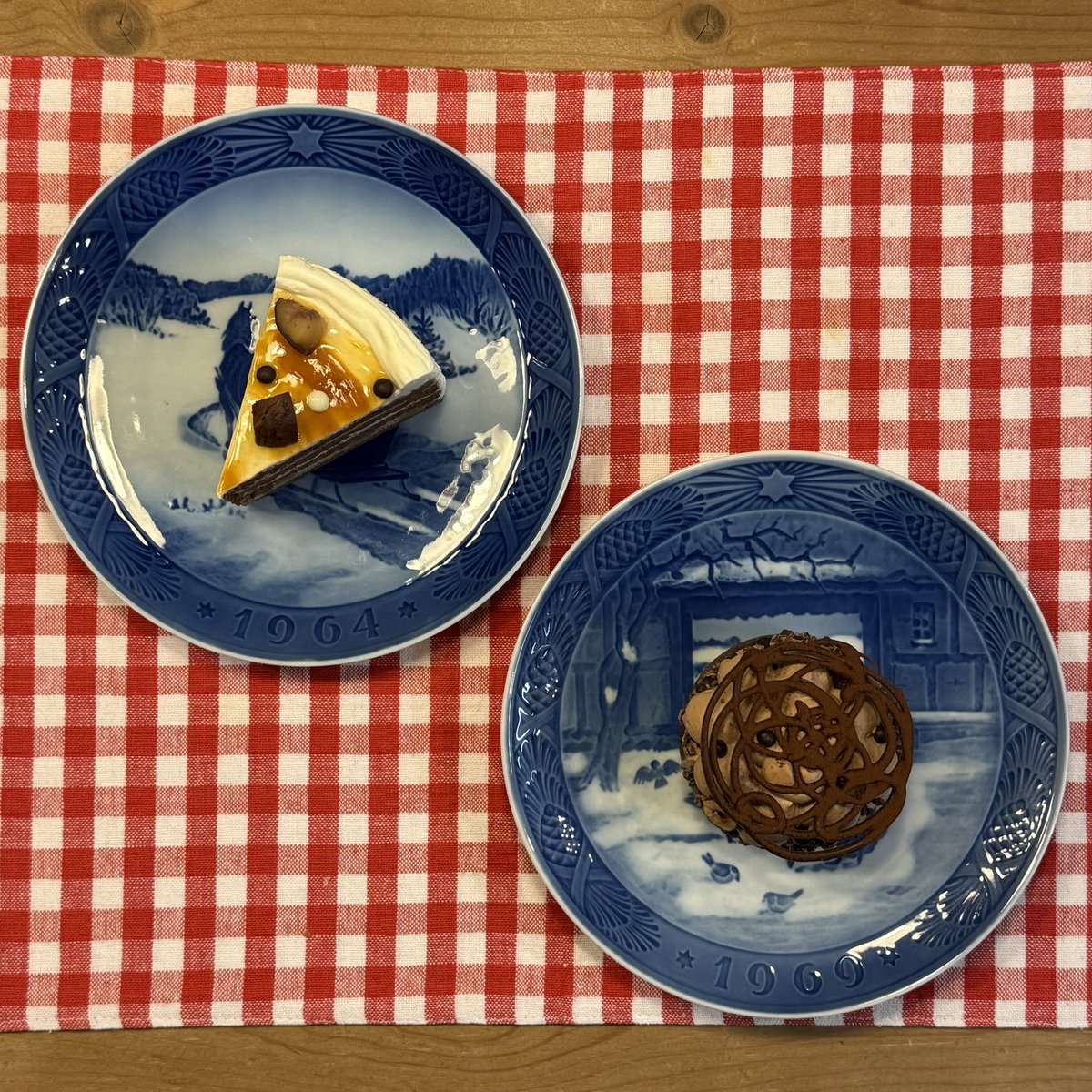 Happy Christmas. ケーキはCAKE SHOP MEから、キャラメルショコラ