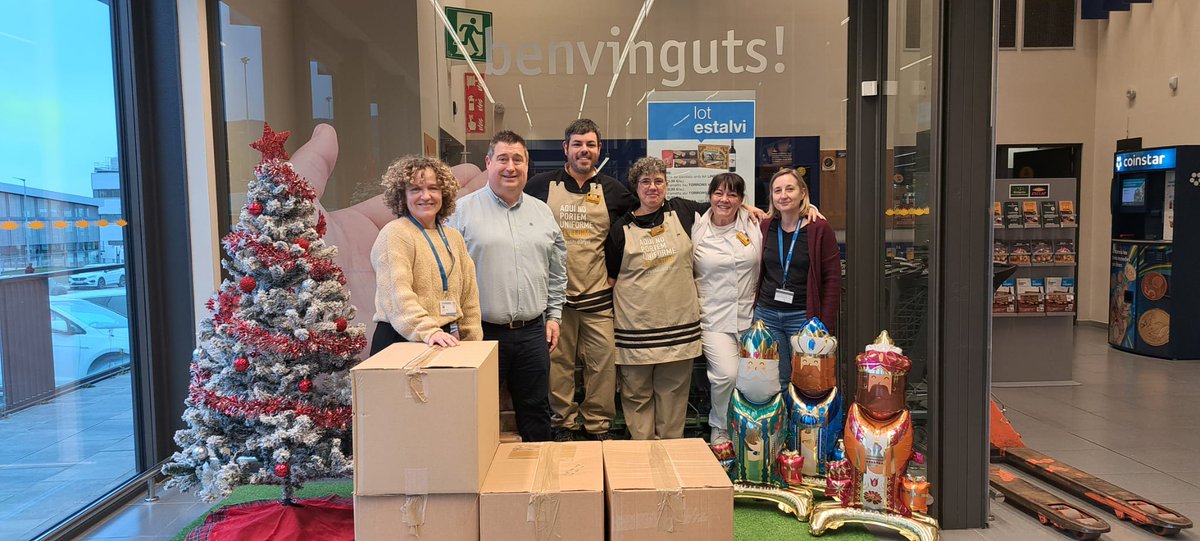 🎁 Enguany s'han recollit 450 joguines noves durant la campanya 'Cap infant sense joguina' impulsada per l'Ajuntament de #Badalona 

🙌 Les joguines s'han distribuit entre 9 entitats socials que les repartiran entre nens i nenes de la ciutat que ho necessiten