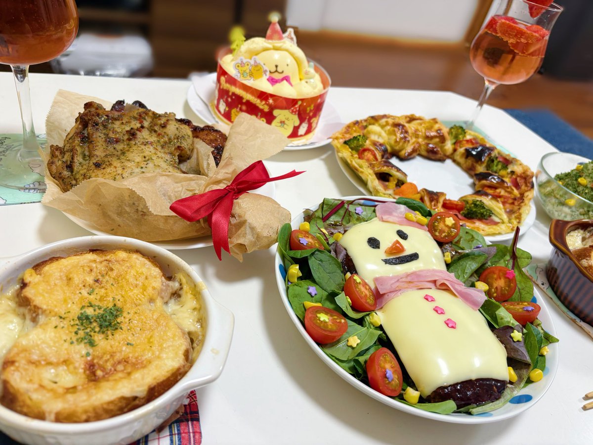 メリークリスマスイブ🎄

仲良しちゃまと孤独なクリスマス会。笑
ケーキと場所提供してくれたので
お料理担当しました🤤笑

初めましてのキッチンは難しい。笑

でも大満足🤤🤤