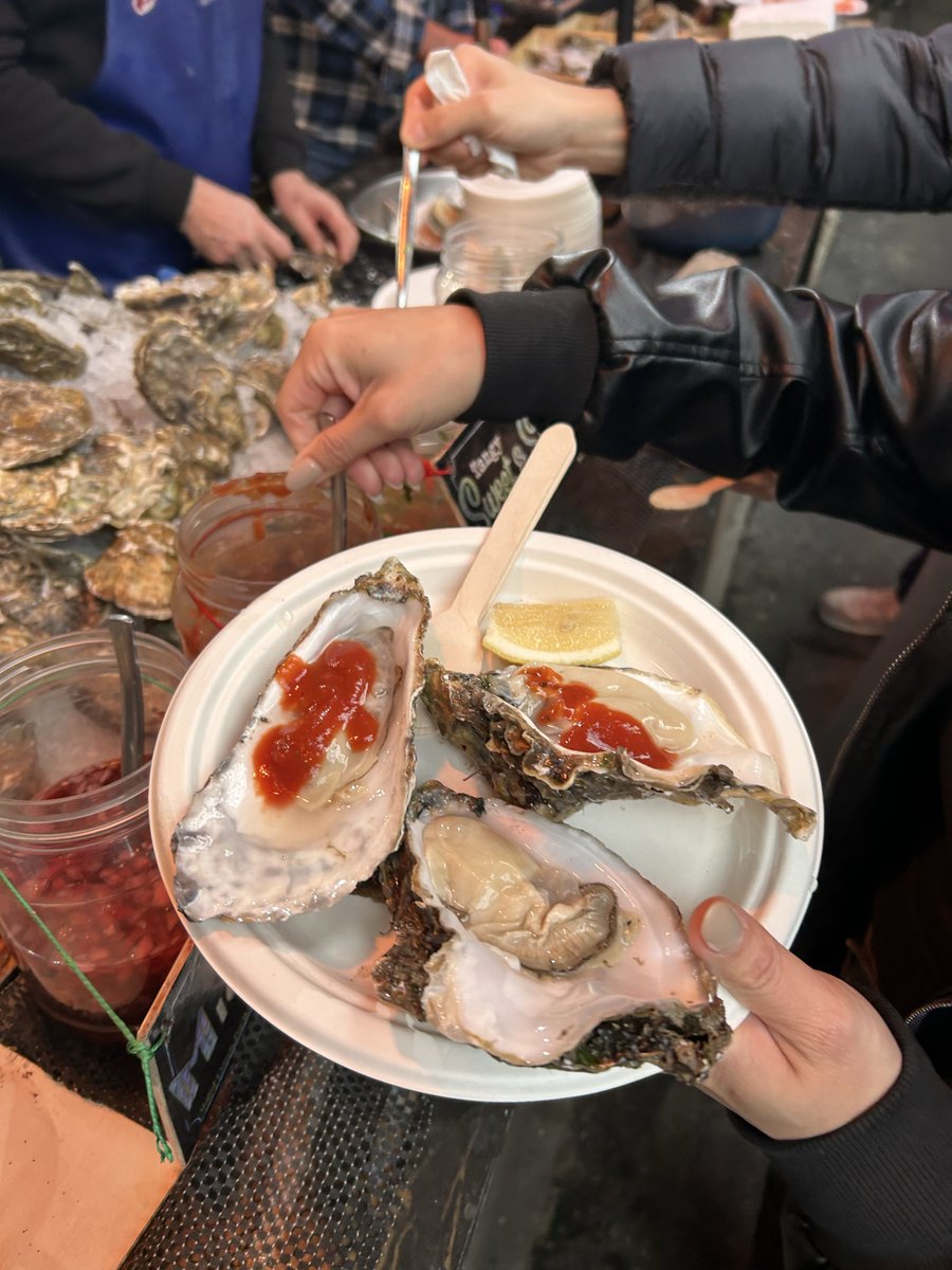 StephieSmallls's tweet image. not ok bc i’m up thinking about these oysters i had in london
