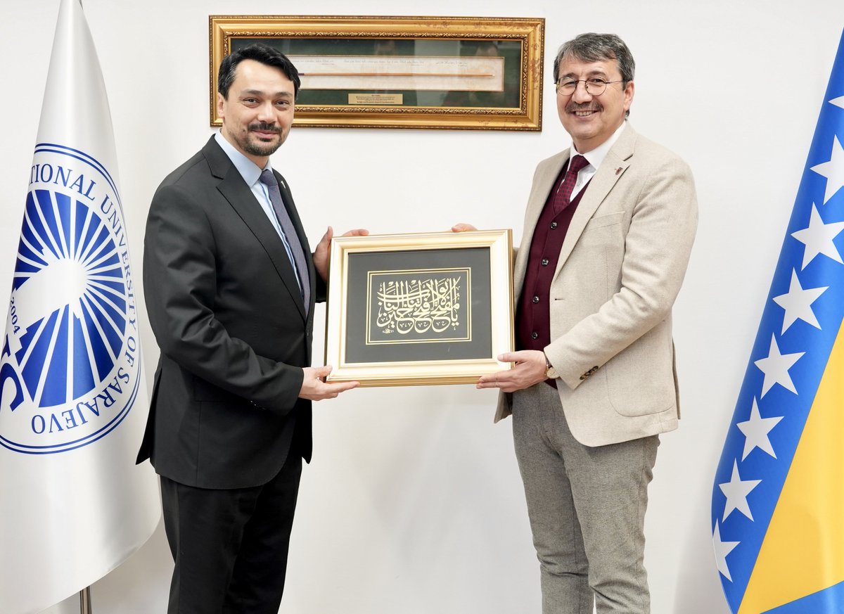 AtillaArkan's tweet photo. İbn Haldun Üniversitesi olarak Bosna Hersek’e bir ziyaret gerçekleştirdik, önemli temaslarımız oldu. İlk olarak Uluslararası Saraybosna Üniversitesi rektörü Prof. Dr. Ali Osman Kuşakcı’ya hayırlı olsun ziyaretinde bulunduk. Kurumlarımız arasındaki işbirliği alanlarını ve geliştirebileceğimiz ortak projeleri konuştuk. Yeni görevinde kendisine bir kez daha başarılar diliyorum.