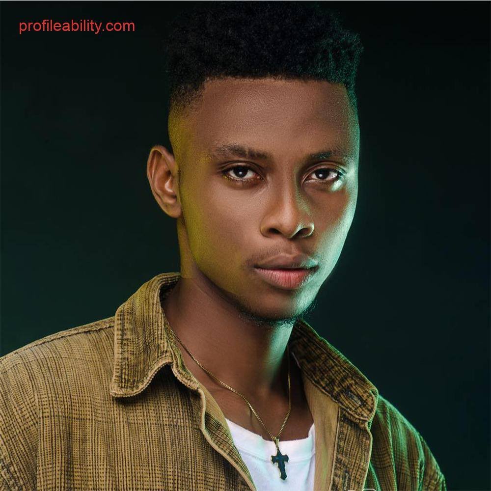 L’individu qui maltraite ce chevreau est Nelson Chiedozie Omulu aka Highstar Lavista.

Rappeur nigérian originaire du Sud-Est Nigeria (État d’Enugu/région Igbo).

🇳🇬#HighstarLavista #Nigeria #Enugu #Igbo #NelsonChiedozieOmulu #NelsonOmulu #ChiedozieOmulu #Omulu #ViolencesAnimales