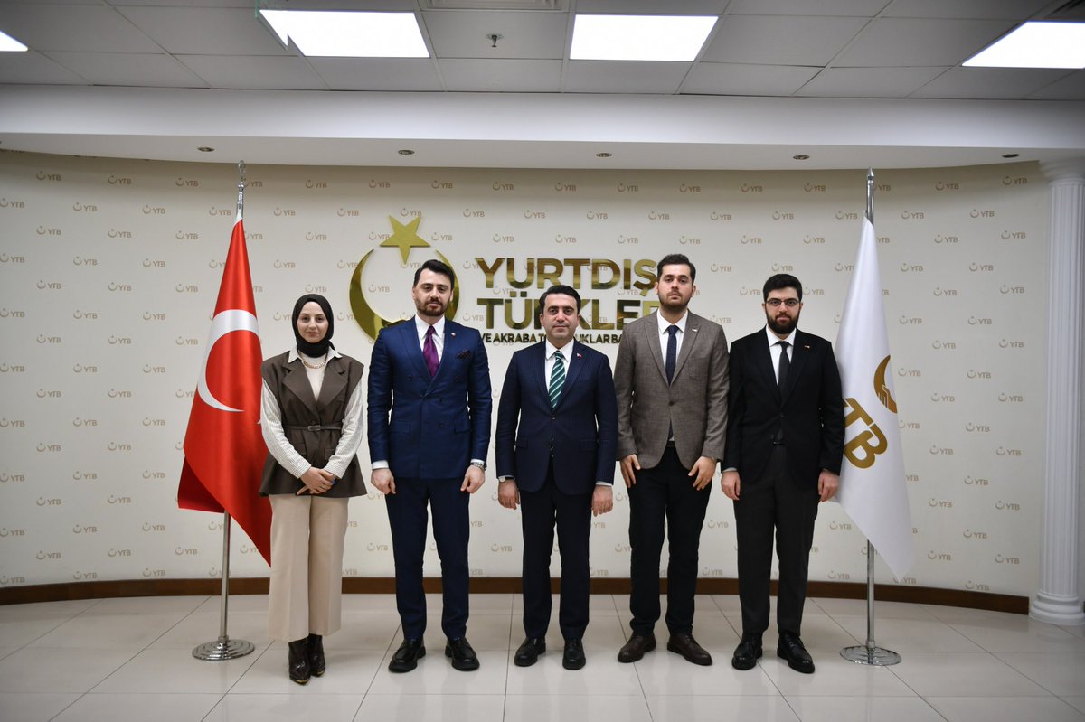 Türk Kızılay Yönetim Kurulu Üyemiz Ömer Faruk Çalışkan, Genel Başkanımız Dr. Utku İlhan ve Genel Merkez Yönetim Kurulu Üyelerimiz, Yurt Dışı Türkler ve Akraba Toplulukları Başkanı Abdulhadi Turus’u ziyaret etti.

Gerçekleştirilen ziyarette Genç Kızılay olarak yürüttüğümüz