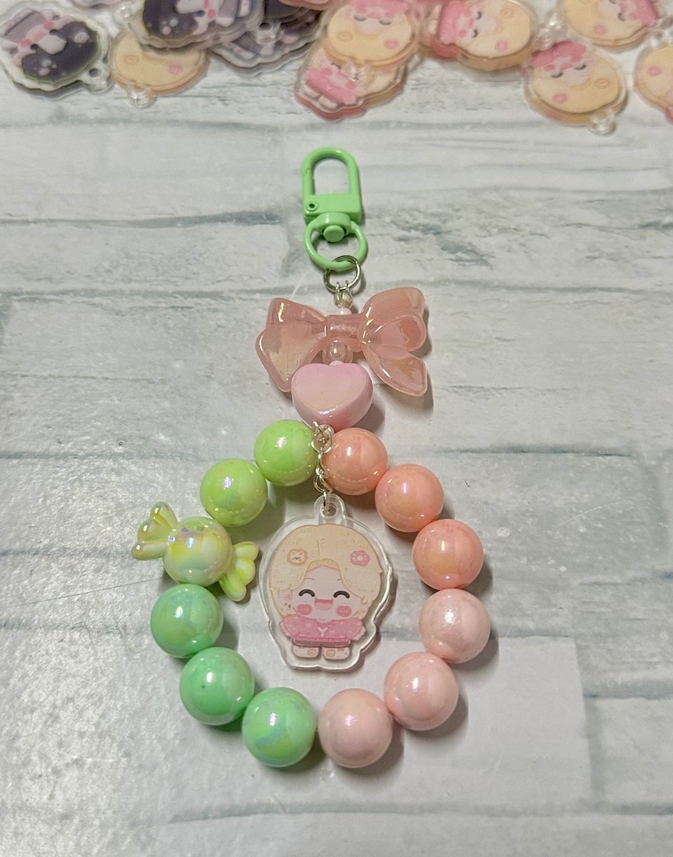 nongkatry's tweet image. นับแร้ววว พี่จ้านมี 10 เถนเถนมี 15 💖💛
ทำเสร็จเดี๋ยวแท๊กเรียกนะค้าบ กำลังเปิดโรงงานผลิตคับพ้ม 🎁🎄✨

#DIYbyมี๊นุ้งต่าย