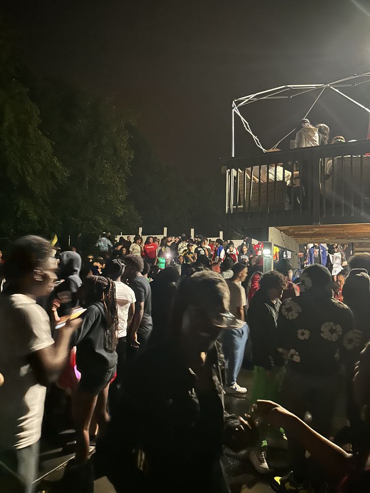 Long weekend Kings and Queens please be safe make sure you are safe in the places of dancing 
Please take care of each other and don't forget to report any suspicious activities to the law authorities 
Let's have a gun free Christmas 🎄 
Let's respect the law 
Let's respect each