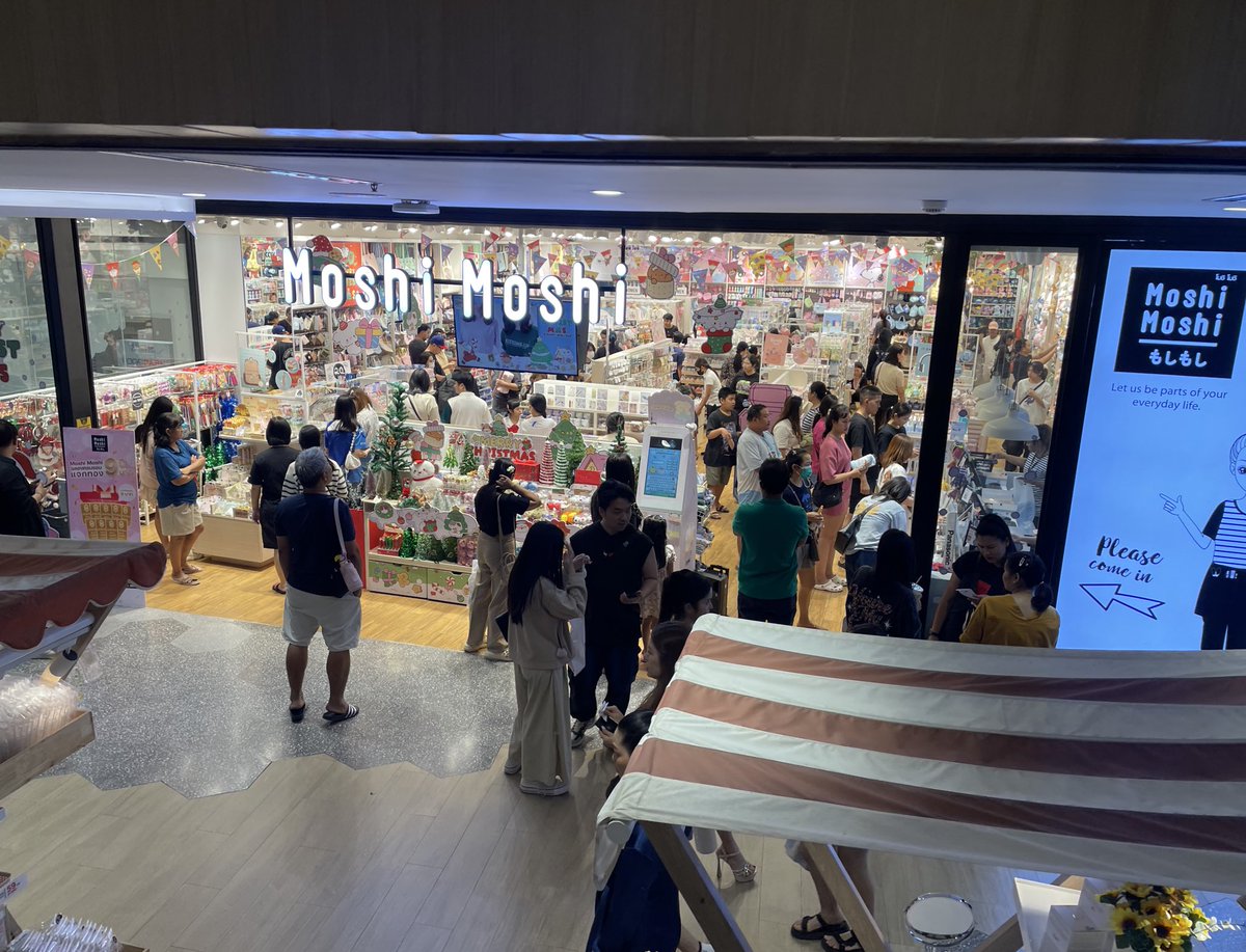 ploypuanggg's tweet image. Moshi คือร้านที่คนแน่นสุดในห้างแล้วอะเขาจัดโปรอะไรปะหนิ