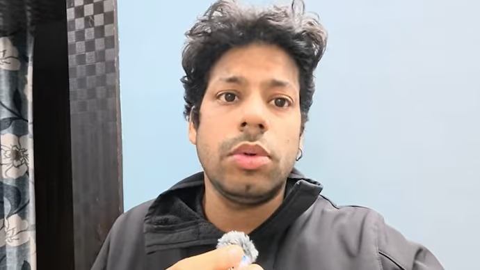 IndiaToday's tweet image. Hamari koi aukaat nahi: Indian #vlogger detained in #China for 15 hours over #Arunachal remark 

The incident reportedly occurred on November 16, when Chinese authorities questioned him at length before eventually releasing him.

Read More: intdy.in/yc2rri