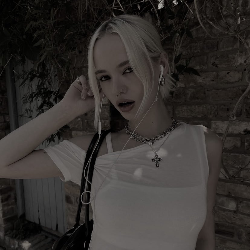 ᅠ ᅠ ᅠ ᅠ ᅠ ᅠᅠ ᅠᅠ ᅠ ᅠᅠᅠ 𝐭𝐡𝐞 𝐜𝐚𝐫𝐞𝐭𝐚𝐤𝐞𝐫. tweet media