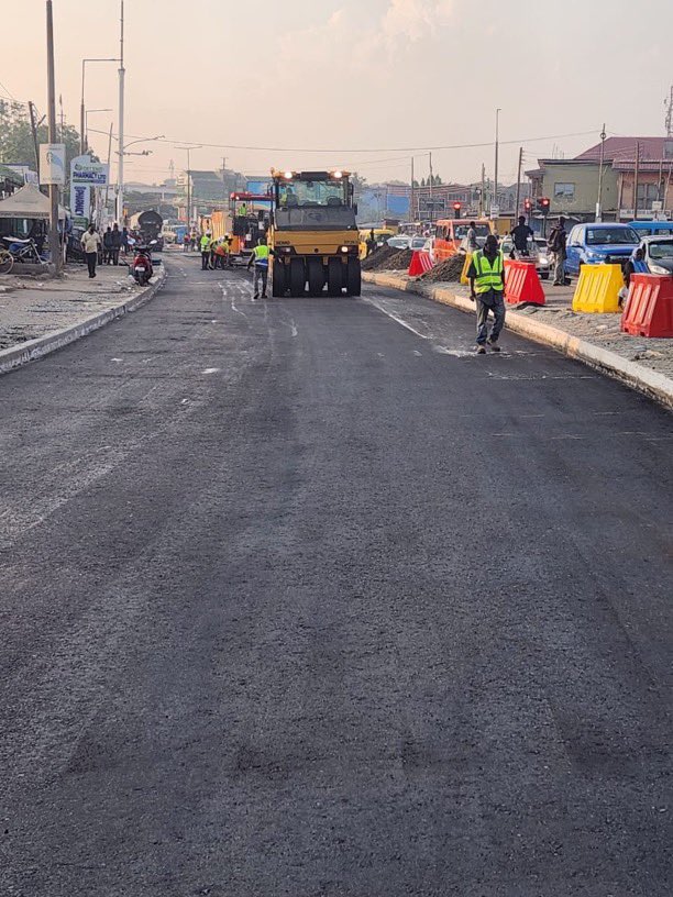 paddyy_77's tweet image. Repair works on the defective stretch of the ICGC Zongo Junction road intersection are in their final stages, with completion imminent bringing much needed relief and smoother traffic flow to road users. 

#TheBigPush 
#AbanPapaAba 
#MahamaThePresident