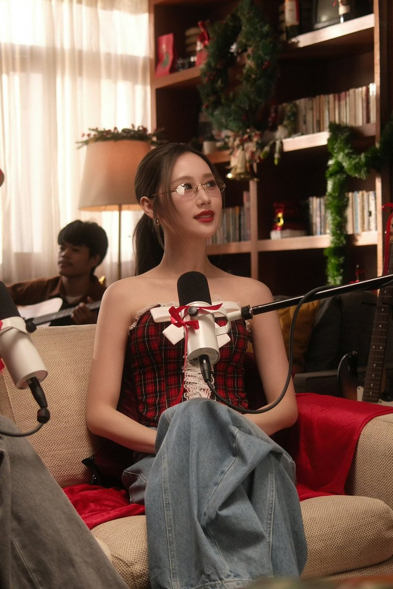 janeyehhouse's tweet image. This Christmas 🎄🎅🏻✨

#9779s #janeeyeh