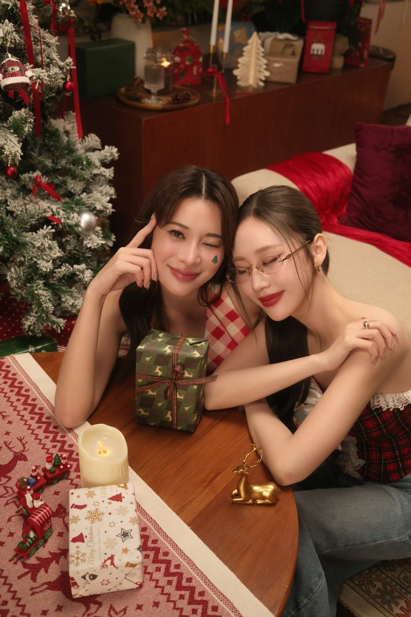 janeyehhouse's tweet image. This Christmas 🎄🎅🏻✨

#9779s #janeeyeh
