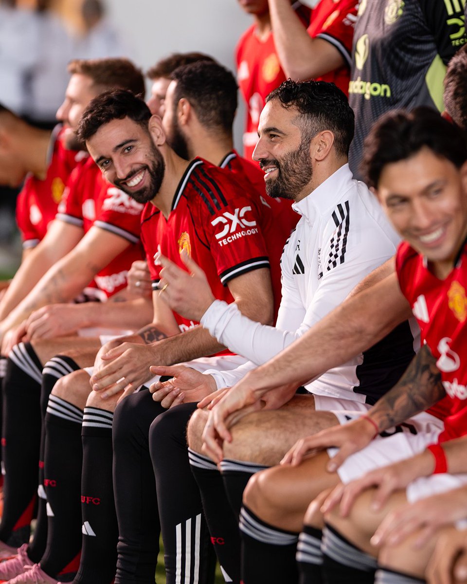 ManUtd's tweet image. ❤️✌️