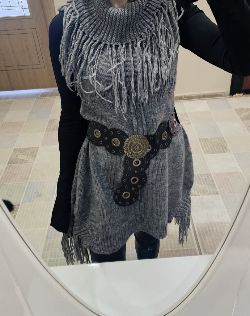 Bohem kombinimin slaylediğini düşünürken öğrencimin beni Kuruluş Osman'a benzetmesi... Kendime gelemiyorum......