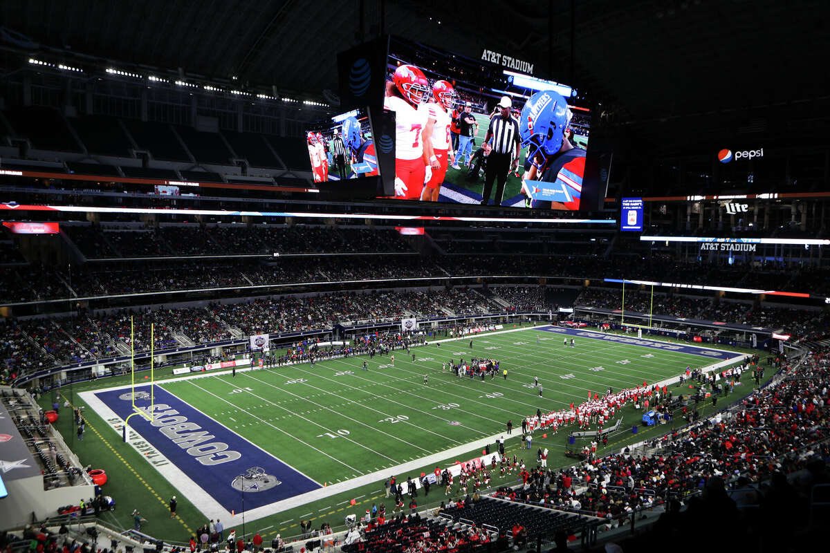 Coach_Holmes's tweet photo. @MartyBannister And the Texas State High School Championship is played here… https://t.co/efewZ61ngQ