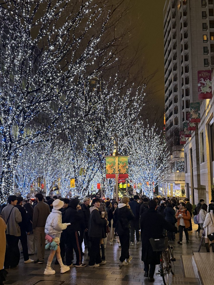 HIGASIDAI's tweet image. メリークリスマス🎄

欅坂NOW‼️

楽しいクリスマスを‼️

#クリスマスイブ　#六本木欅坂　#東大源