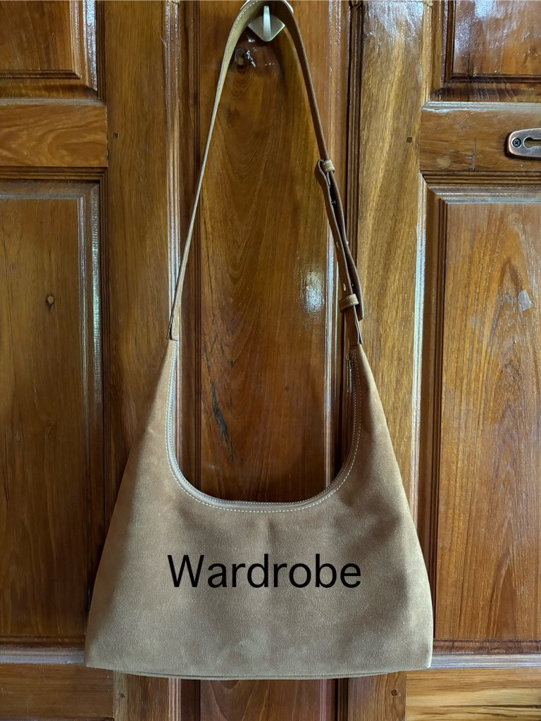 Help2884's tweet image. ส่งต่อ knack.bag  hobo ไซส์ m สีน้ำตาลหนังกลับ 550 ส่งฟรี (สภาพ 90%) 
มีรอยตรงขอบสายนิดเดียว 
พตdm ได้เลยค่า 
มีถุงผ้า ✨ มารับน้องไปกันน้า สภาพดีมากๆค่ะ มีรูปทุกมุม

#knackbag #กระเป๋าknackbag #ส่งต่อknackbag #ส่งต่อกระเป๋า #กระเป๋ามือสอง #ส่งต่อกระเป๋ามือ2