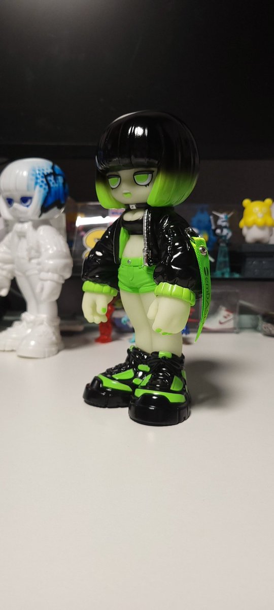 MOVE 3rd color HYPE GREEN G.I.D 開封、カッコいい 髪の毛も蓄光だっ