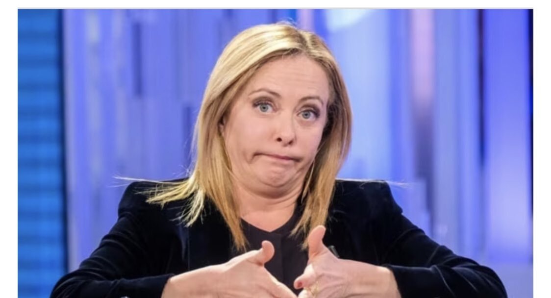 SabinaCusin's tweet image. "5 Norme ESPUNTE dal #Quirinale per non INCORRERE in problemi di incostituzionalità", #tg2 #Manovra2026.
Dici "espunte" così già 1/3 degli ItaGlioni non capisce, quindi RIMUOVE.
Perché dire "avevano scritto 5 Emendamenti INCOSTITUZIONALI" pareva brutto.