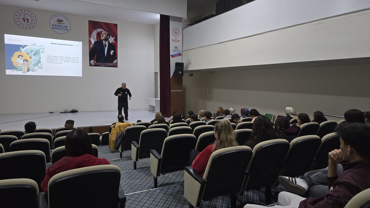 Gençlik Merkezinde Farkındalık Zamanı!
🚫Bağımlılıkla mücadele konusunda bilinçlenmek ve gençleri doğru bilgilendirmek amacıyla merkezimizde farkındalık ve eğitimi düzenlendi.  
💪Birlikte güçlüyüz, birlikte sağlıklı bir gelecek inşa ediyoruz!🥰🤝

#BağımlılıklaMücadele