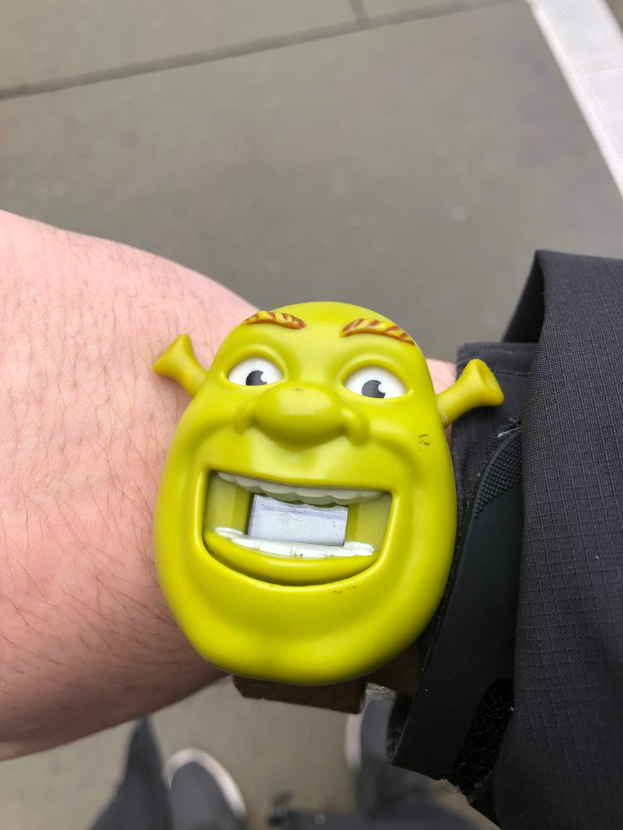 YISUGRC's tweet photo. @clemenza29 Yo me pille este hace años, solo lo uso en ocasiones especiales, de todos modos un reloj es mas que una inversión, es una seña de indentidad y un signo de prestigio. Pd: No está en venta ❌️ https://t.co/CmGvHOjFMq
