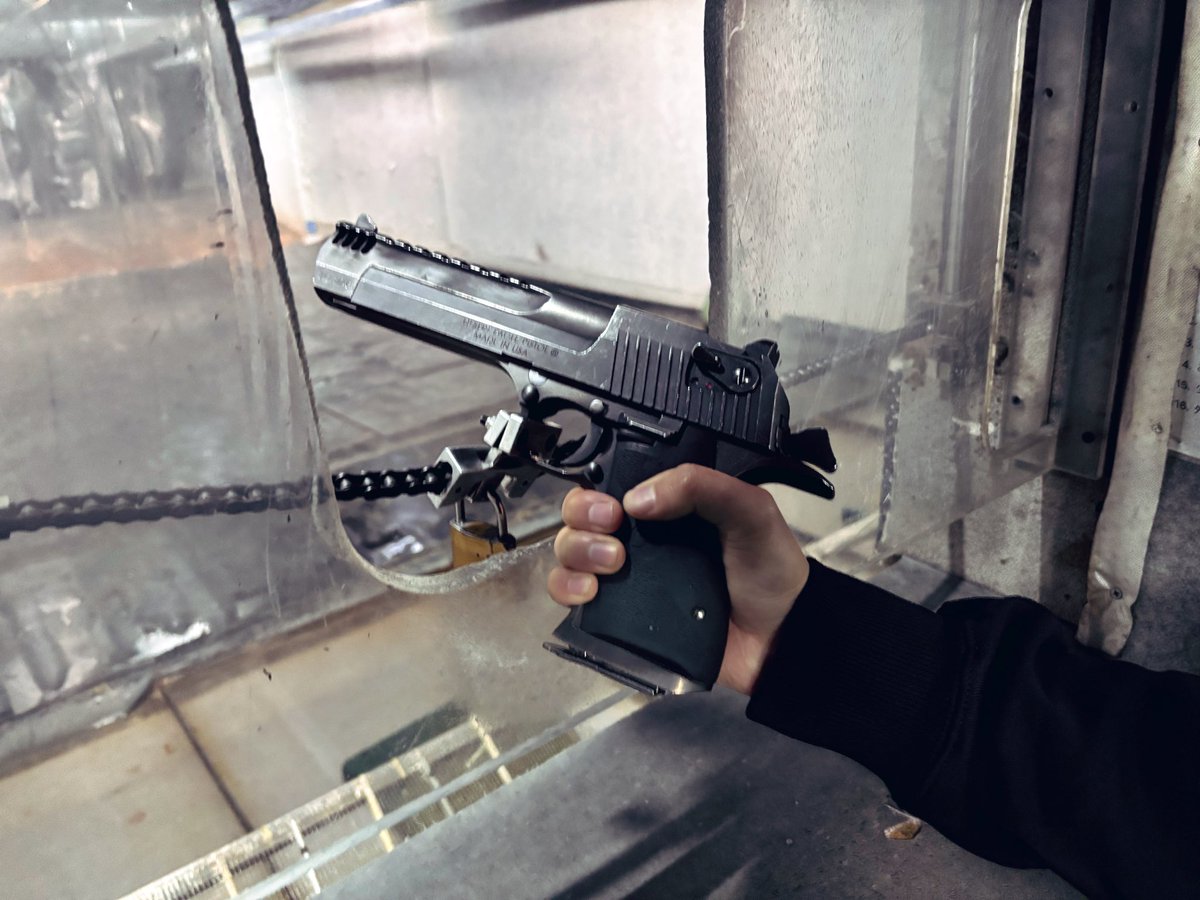 e6thst's tweet photo. 初めてガチのヤツ撃ってきた https://t.co/gNHDmZCxhm