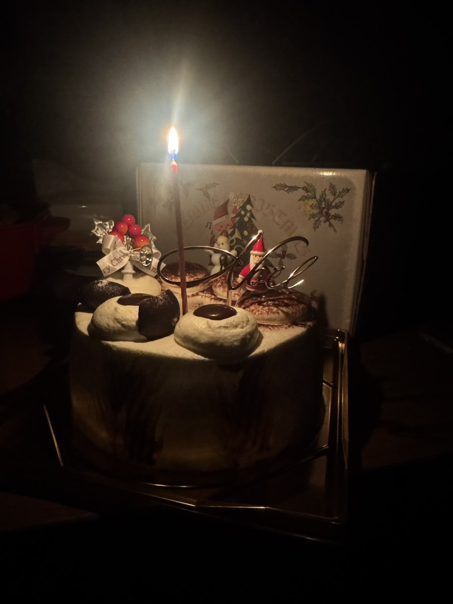 SCP_BF_uc's tweet photo. ナイスなクリスマスケーキだ（明日イチゴ買ってあげよう） https://t.co/L2KJEBOeSU