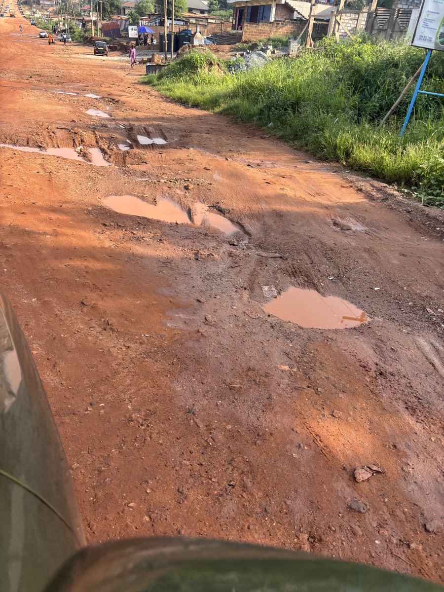 varyti's tweet photo. @KAgbodza Honorable, the Kwabenya Berekuso Kitase road looks like this. Not worthy of a road leading to Ashesi University, one of the leading universities in Ghana. When are they coming here? https://t.co/7Hhef6j5Mx