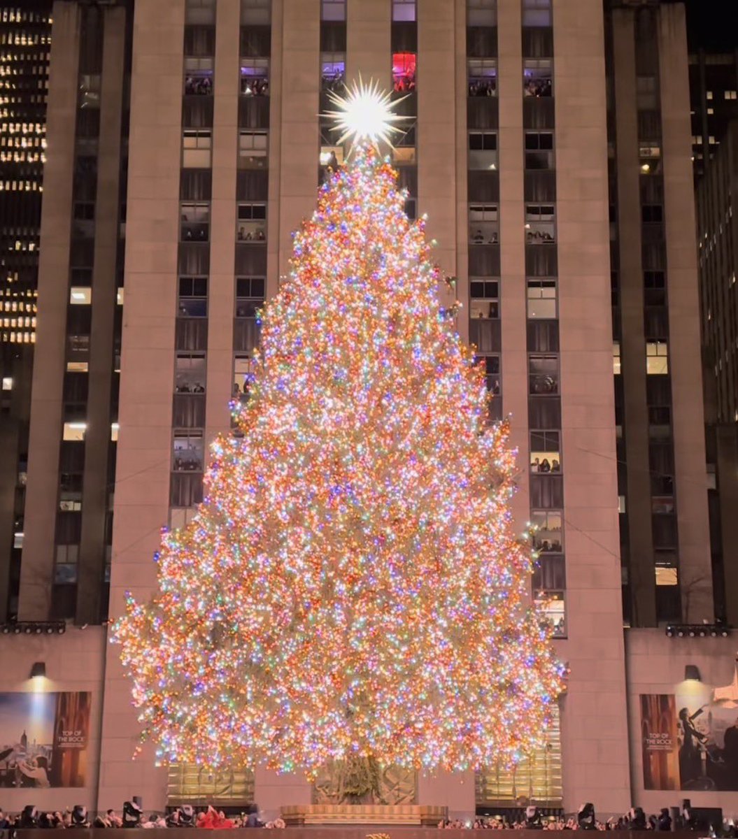 Merry Christmas from my family to yours. Enjoy every moment with your loved ones. #N #GCross_CEO

[photo by my dad]