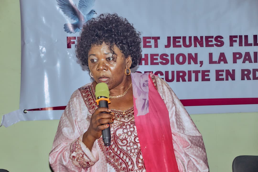 AWLN_RDC's tweet photo. 📜 Madame @NyomboZaina a rappelé l’importance de l’Agenda Femmes, Paix et Sécurité, conformément à la Résolution 1325 du Conseil de sécurité, pour renforcer le leadership des femmes dans la paix. 
#Résolution1325 #PaixFéminine

@ONUFemmesRDC @AWLNetwork @MLMwange @annytenga 
5/8 https://t.co/SiemstDbwR