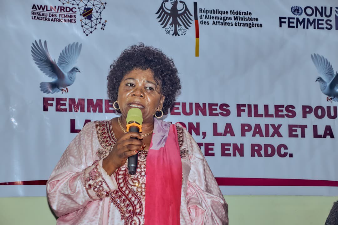 AWLN_RDC's tweet photo. 📜 Madame @NyomboZaina a rappelé l’importance de l’Agenda Femmes, Paix et Sécurité, conformément à la Résolution 1325 du Conseil de sécurité, pour renforcer le leadership des femmes dans la paix. 
#Résolution1325 #PaixFéminine

@ONUFemmesRDC @AWLNetwork @MLMwange @annytenga 
5/8 https://t.co/SiemstDbwR