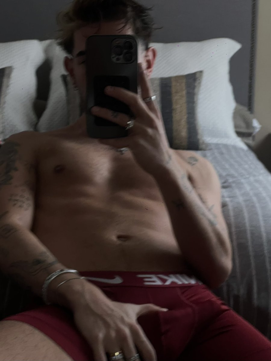 mxortesv's tweet image. tiempo de bragas rojas 😎