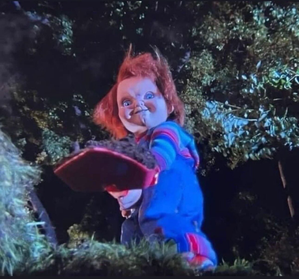 TheKingofReads's tweet image. DJs in white gay clubs are starting to take that lady out of rotation.