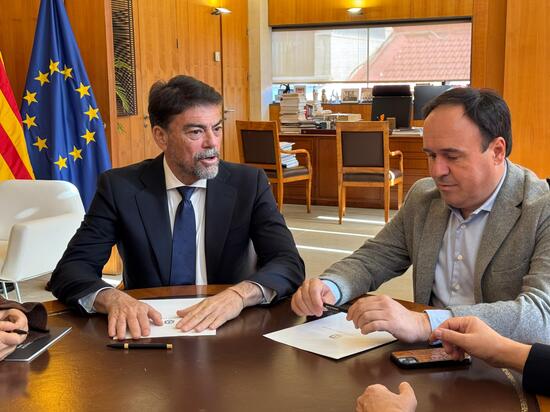 queplus's tweet image. Pérez Llorca subraya el compromiso del Consell con Alicante y con proyectos como la Estación Central y la Vía Parque

loblanc.net/perez-llorca-s…