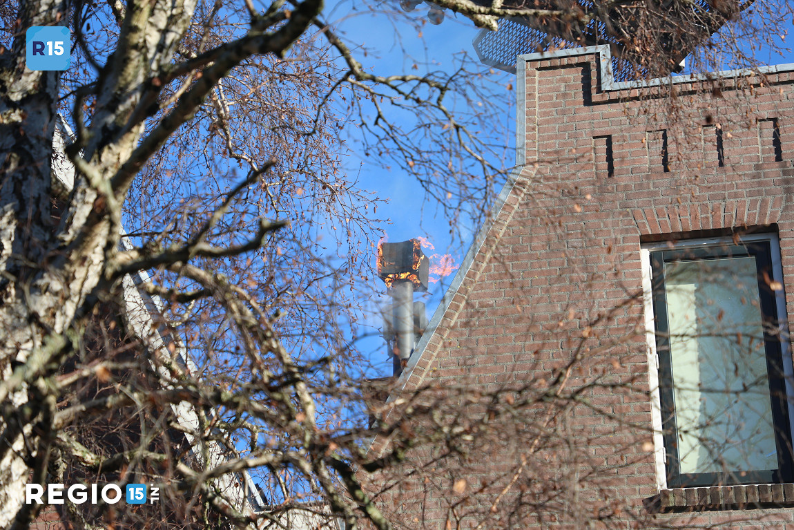 Schoorsteenbrand bij woning in Rijswijk