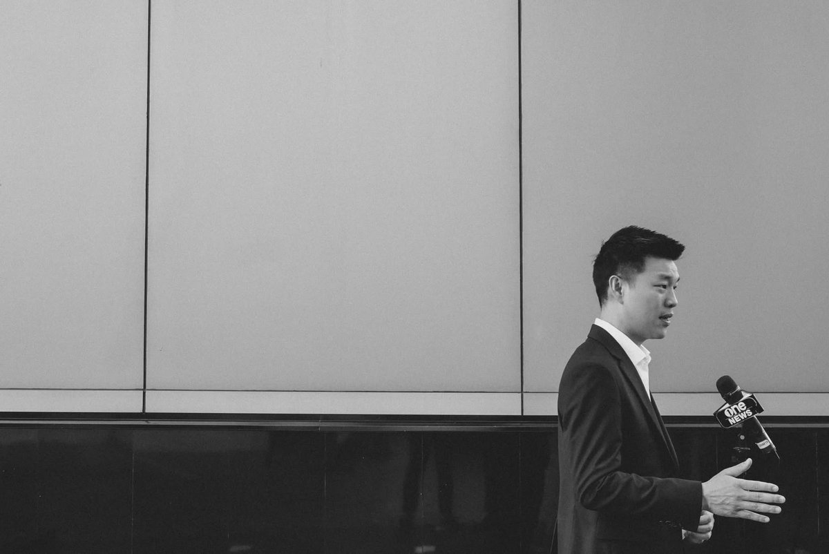 teng_pple's tweet image. ทำไมผม และพรรคประชาชนจึงย้ำว่า การเลือกตั้งครั้งนี้ “สำคัญอย่างยิ่ง”
.
เพราะนี่คือการเลือกตั้งในรอบ 15 ปี
ที่เสียงของประชาชนจะดังที่สุดอย่างแท้จริง 
ไม่มีเสียงจาก ส.ว. อีกต่อไป
เสียงของผู้มีสิทธิเลือกตั้งทุกคน
จะเป็นผู้กำหนดทิศทาง และอนาคตของประเทศไทย
.…