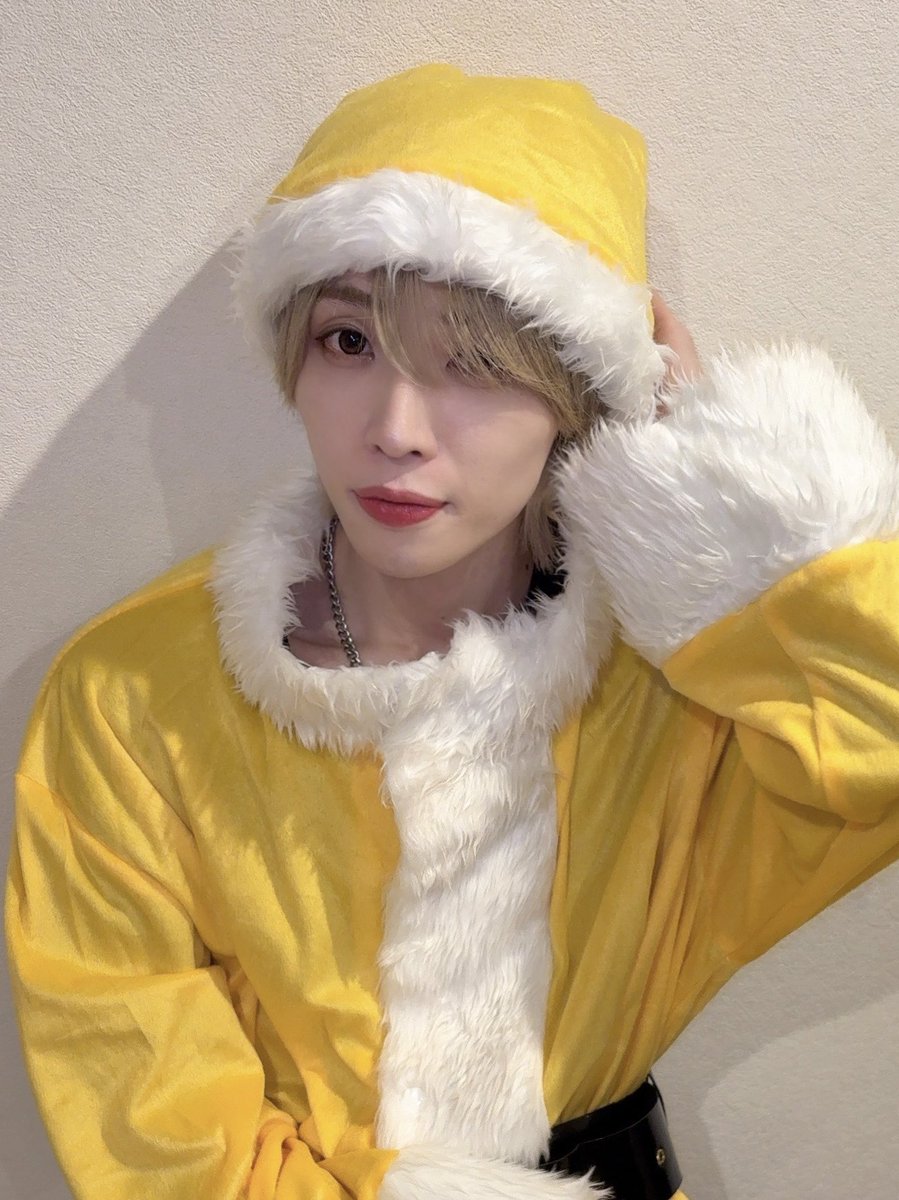 bloomchic_yushi's tweet photo. プレゼントください🎅💛 https://t.co/Fn4EXQH9xd