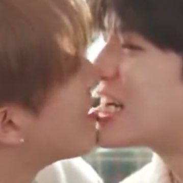 binsung 𐦍 tweet media