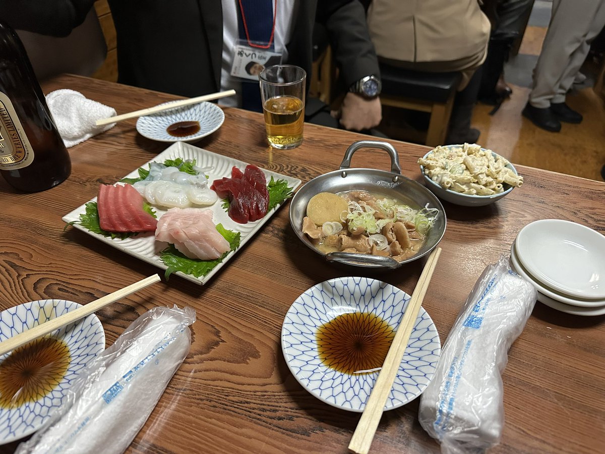 ayu_yanagida's tweet photo. 昨日、秋から準備をしていた、ベーシックサービス推進地方議員連盟のキックオフミーティングが行われました。

大沢純一立川市議(公明党)、あくつ広王品川区議(公明党)、原田りょうま世田谷区議(立憲民主党)と4名で、井手英策先生が提唱する「弱者を助ける」から「弱者を生まない」ために、 https://t.co/eYFymGi2I8