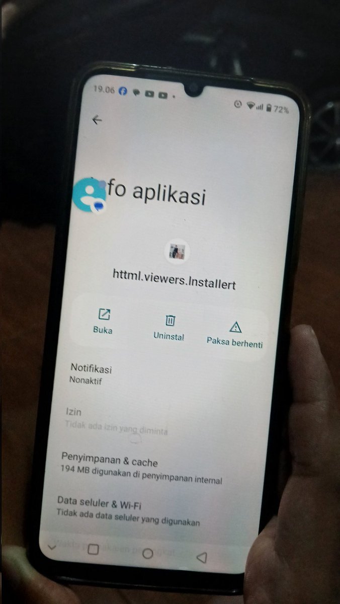 sinwkt's tweet photo. Masih ada aja orang nipu pake ginian, dan anehnya ada yg jd korbannya salah satunya ibuk sendiri, emang bener sasarannya orang tua yg minim informasi, untung hp gk ada M banking hanya WA saja yg di retas https://t.co/Vdn2XmNvAp