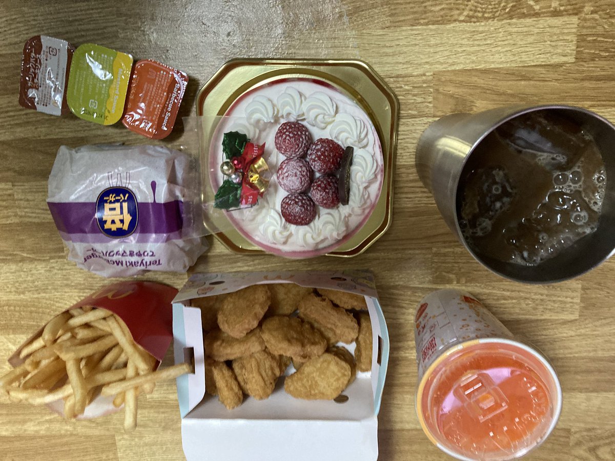 ike4d's tweet image. 本日の食事、買出し疲れたΣ（‾▽ ‾‾‾;）