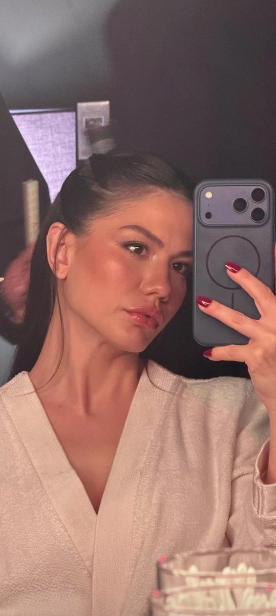 Ama bu güzellik de neyin nesi ♥️♥️

#DemetÖzdemir