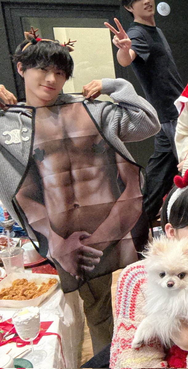 deobimom's tweet photo. CRYING 😭

#ERIC #에릭 https://t.co/JUdkrgOlTq