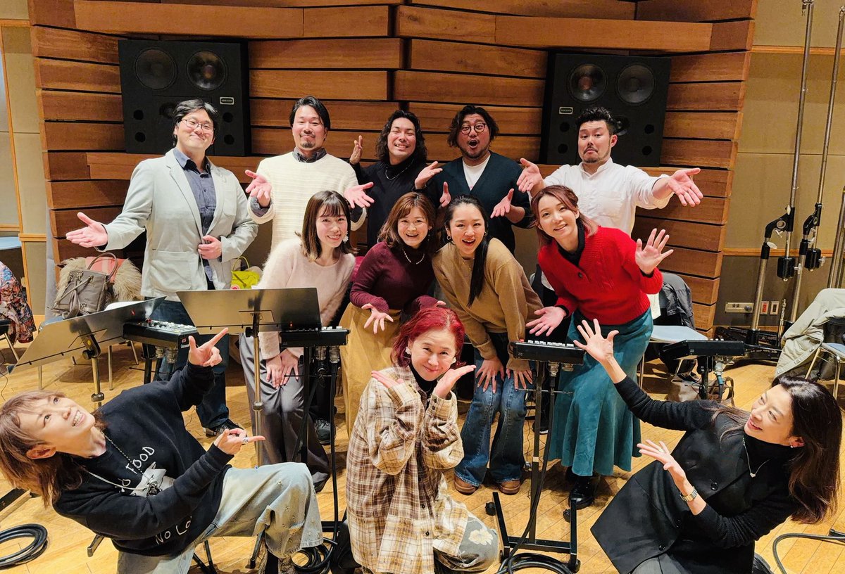 UtabitoSamady's tweet image. 本日はとあるレコーディングでした！！
梶浦由記さん、寺田志保さん、尾澤拓実さん
光栄にも素晴らしい御三方の楽曲をサマディコーラスとして歌わせていただきました✨
ソロ担当は國土佳音さん✨
大変貴重で、心から幸せを感じる素敵な時間でした。ありがとうございました☺️✨
