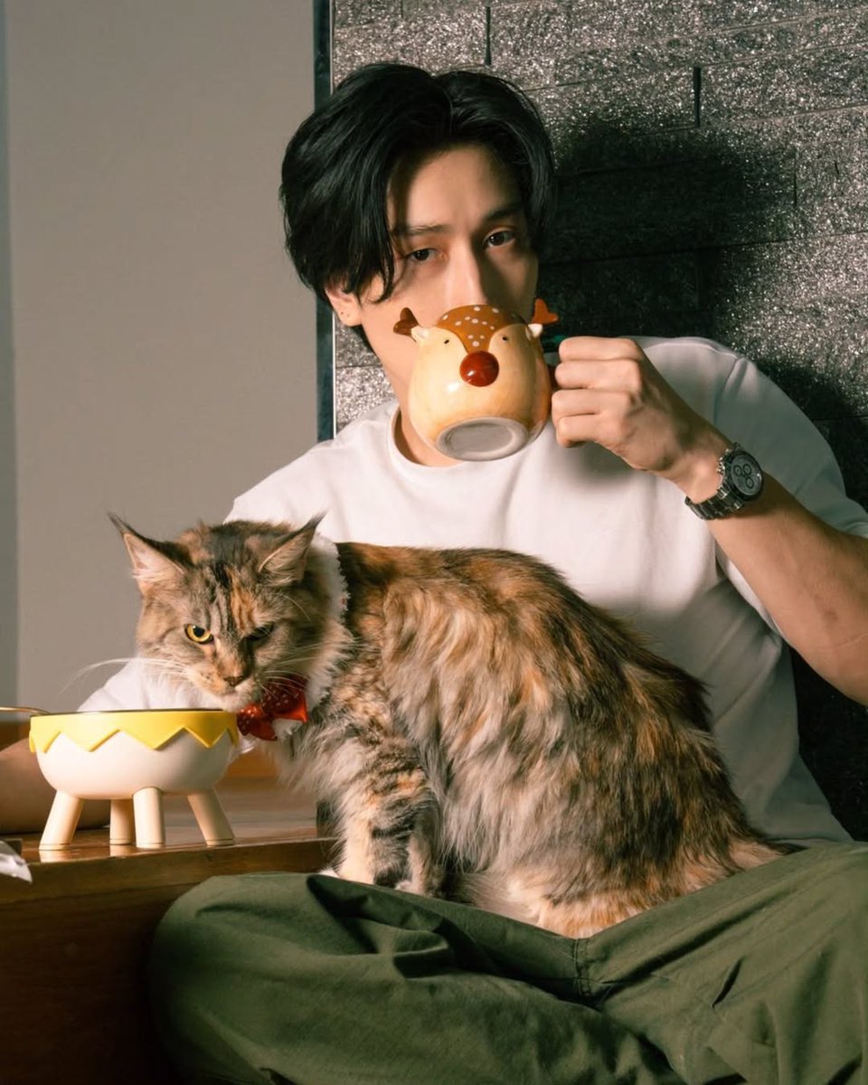GreyMino2412's tweet photo. Like father, like daughter 🤭
Yummy yummy 😝

HappyBIBLEday28th
#BibleWichapas #bsumone 
@biblesumett https://t.co/elCZVCDFzd