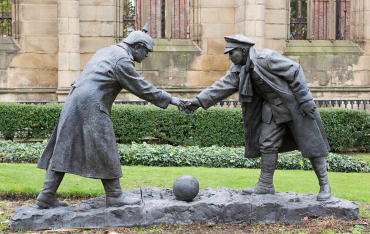 Merry Xmas from The Farm - have a good one ✌️✌️