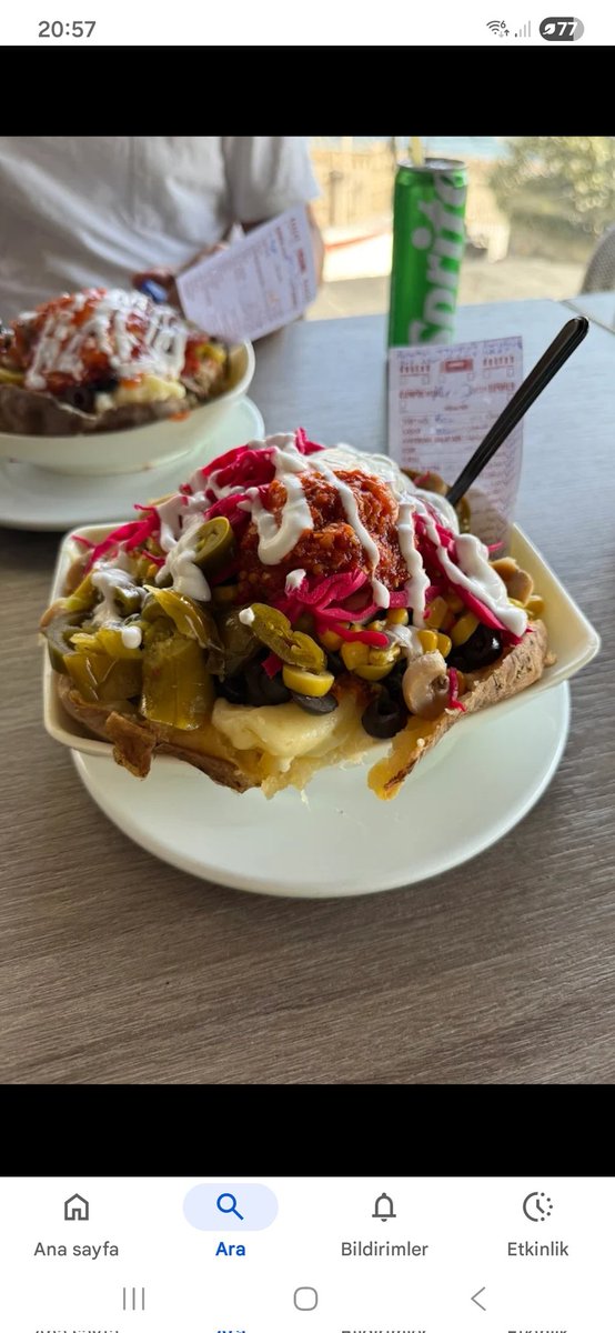 Uzun zamandır kumpir hayali kuruyorum. Bir yapanım yok. Ortaköy'deki Erzurumlular Kumpir ya da Ortaköy Camiinin karşısındaki Destan Cafe'de yerim hep. Bu cumarteside bu stresli günleri atlatmak için Ortaköy'de olacam kısmetse.