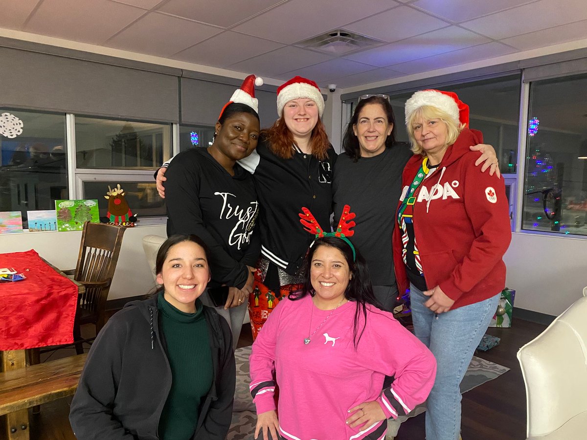 teenchallengeCC's tweet photo. Hope House Christmas 🎄
So much joy and togetherness at Hope House this Christmas season. 
Grateful for shared moments, meaningful connections, and celebrating together.

https://t.co/gDVZFIXYlU
#freedomfromaddiction #hopewithinreach https://t.co/8UufhFrbs8