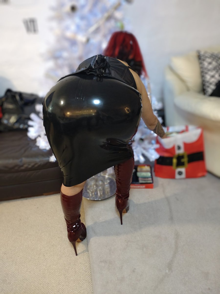 Mistress Malitia tweet media