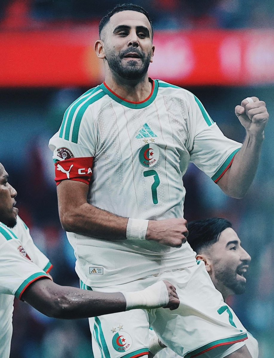 DZFOOTBALLDZ's tweet image. Avec 8 buts, Riyad Mahrez devient le MEILLEUR BUTEUR DE L’ALGÉRIE en Coupe D’Afrique ! 🫨

LÉGENDE 💚🇩🇿