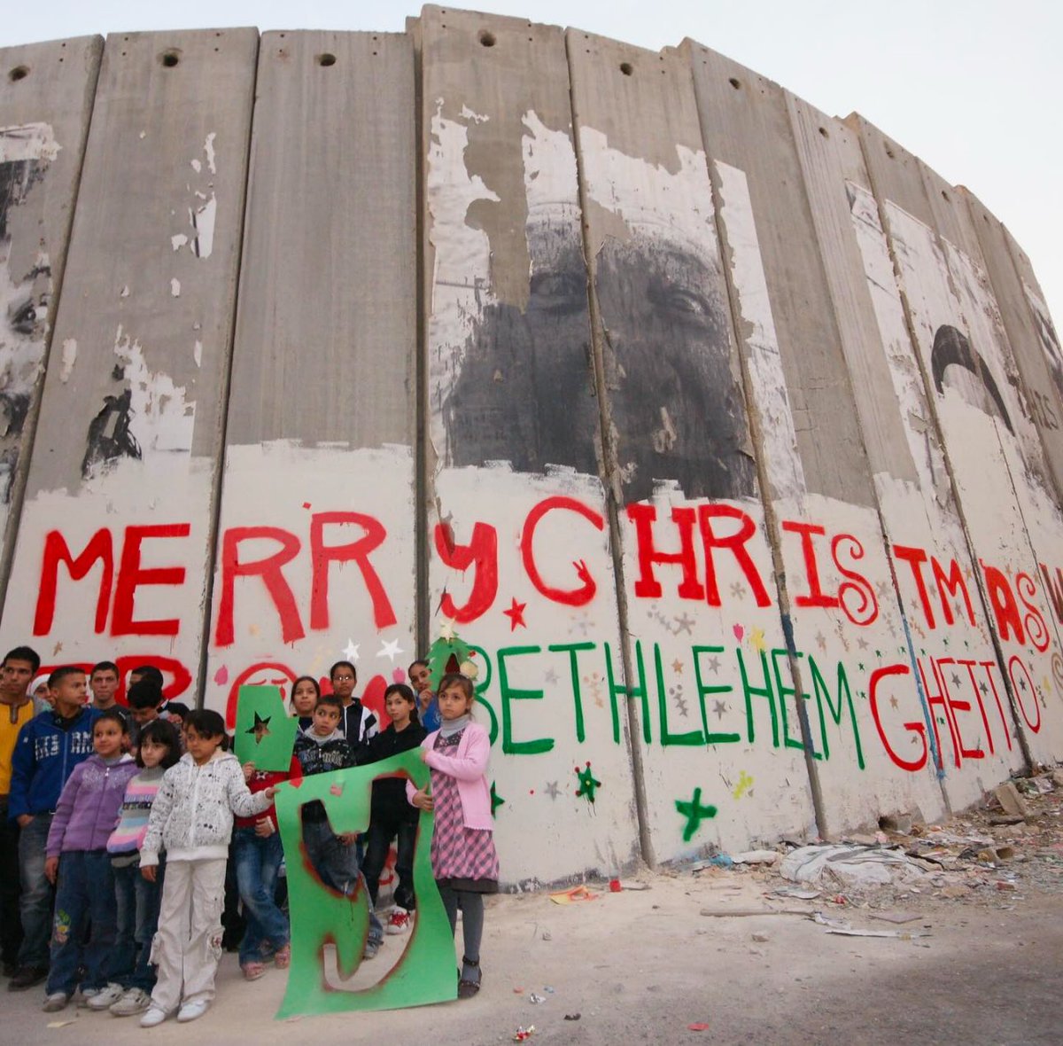 🎄🇵🇸 Bon Nadal des del gueto de Betlem! 

✌️La lluita continua fins a la fi del genocidi i la colonització!